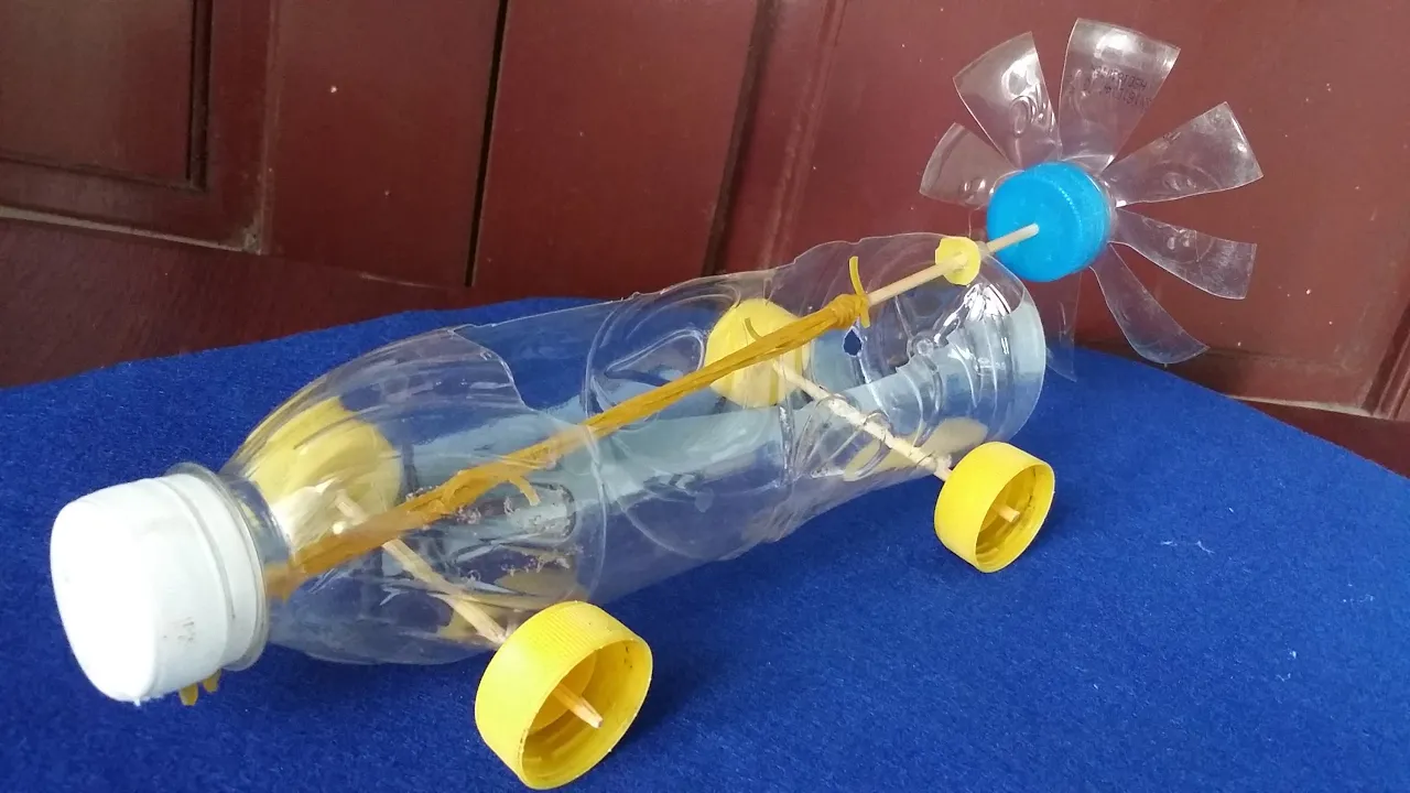 Cara membuat miniatur bus dari kardus | Mobil mainan dari kardus. 