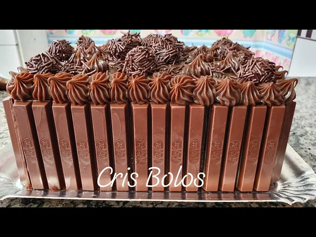 BOLO DE BRIGADEIRO TRUFADO COM KIT KAT