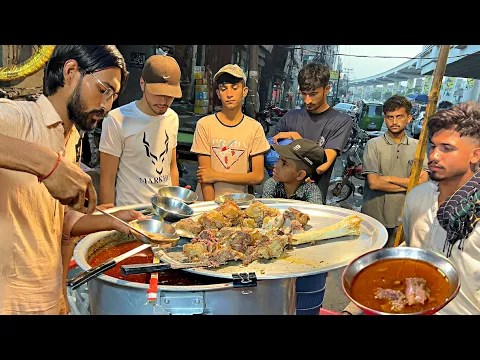 Download MP3 ROADSIDE BEST CHEAPEST HAFIZ BONG PAYE NIGHT STREET FOOD IN LAHORE - PAKISTAN FOOD STREET