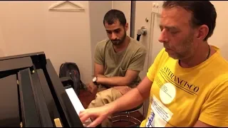 عزف على البيانو من موسيقى فيلم همام في أمستردام خالد حماد 