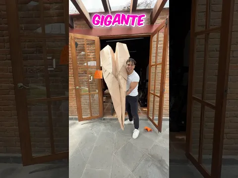 Esté avión de papel nunca deja de volar😱😪😰😭