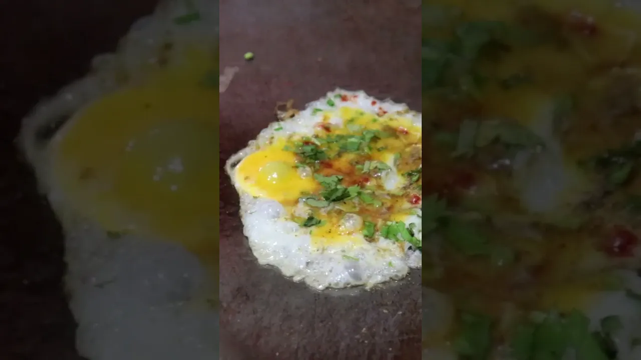 Roadside Full Fry Egg Recipe On Street Of Vadodara #fullfry #streetfood #shorts