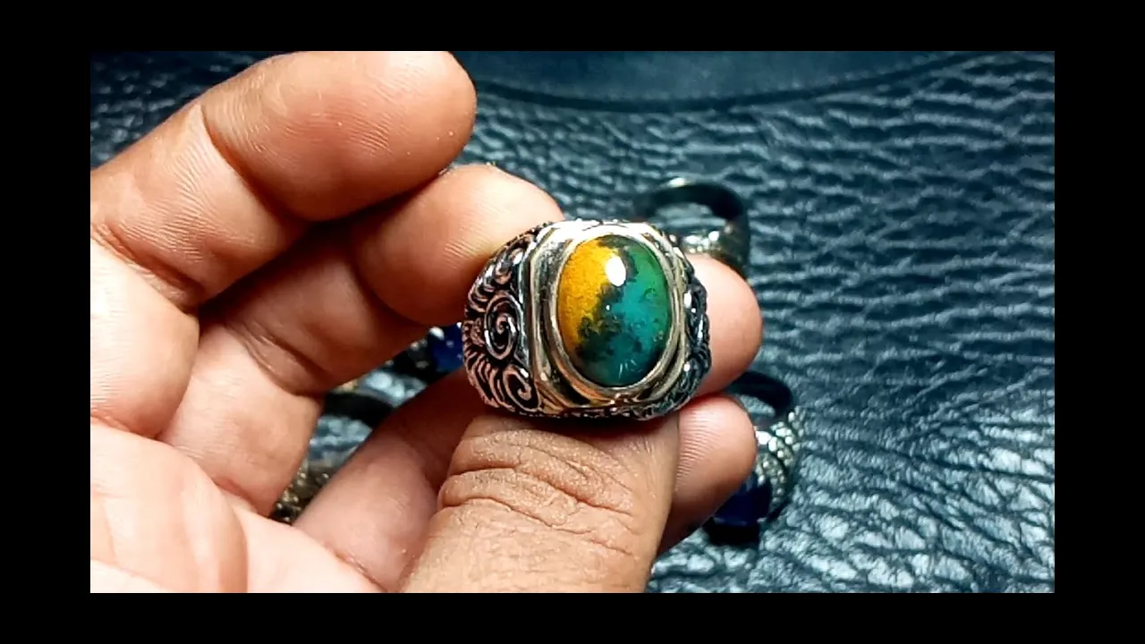 BATU BACAN DOKO PALAMEA MAJIKO COKLAT HITAM MANGAN ATI GURANGO CHRYSOCOLLA IN CHALCEDONY. 