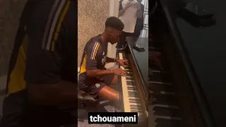 تشاوميني يعزف ع البيانو ريال مدريد 