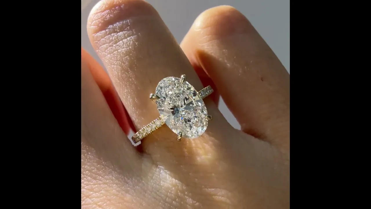 Melina | 2CT Oval Diamond Engagement Ring