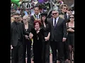 Lagu Ozzy Osbourne's Family Attends Funeral Procession