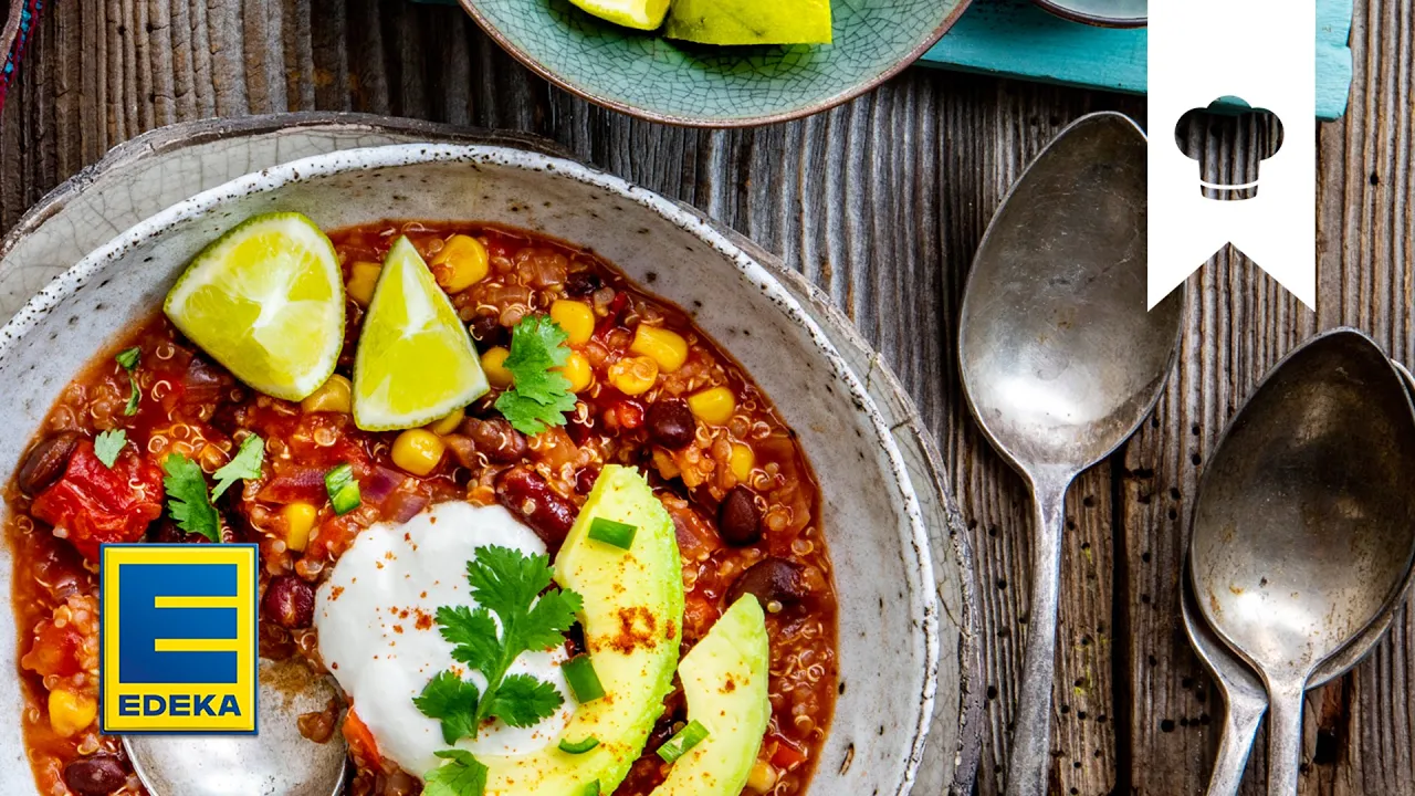 BEST KETO CHILI RECIPE with BEANS! How to Make Keto Chili That's Only 5 Net Carbs! Low Carb Love. 