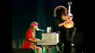 Download Guns N' Roses - It's Alright / November Rain Live In Paris, June 6, 1992 ( Remastered Audio 2022) MP3