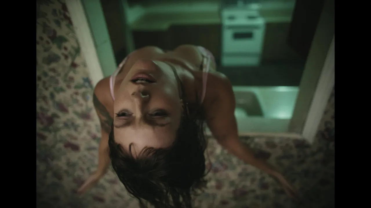 Tove Lo - Grapefruit (Official Music Video) Tove Lo - Grapefruit (Official Music Video)