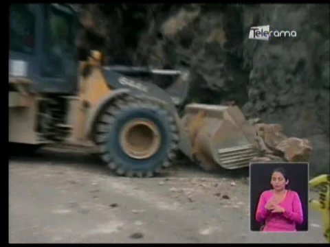 Continúan trabajos para evitar caída de rocas sobre la vía en El Tahual