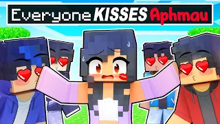 Download Everyone WANTS TO KISS APHMAU In Minecraft! MP3