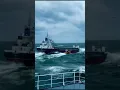Lagu Jol naar schip op hoge golven Nederlands Loodswezen