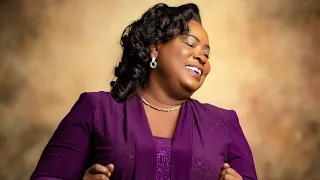 mama esther mahohiahiafo