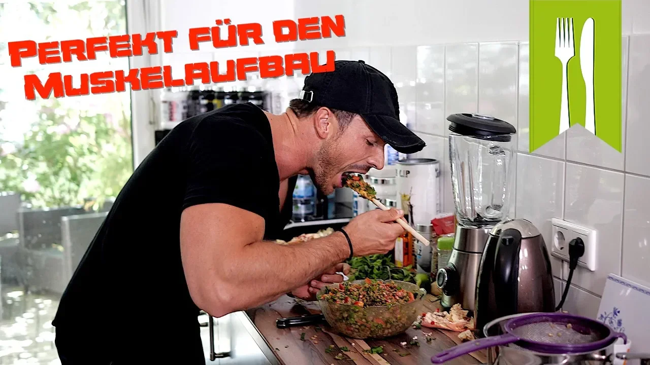 Rote Bete-Linsensalat - Farbenfroher Genuss mit jeder Menge Vitalstoffe. Hier geht's zum ganzen Reze. 