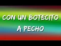 Adriel Favela, Carin Leon – Con Un Botecito A Pecho (Letra\Lyrics)