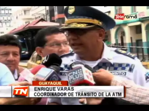 Sancionan a conductores por dejar pasajeros en la calle Boyacá