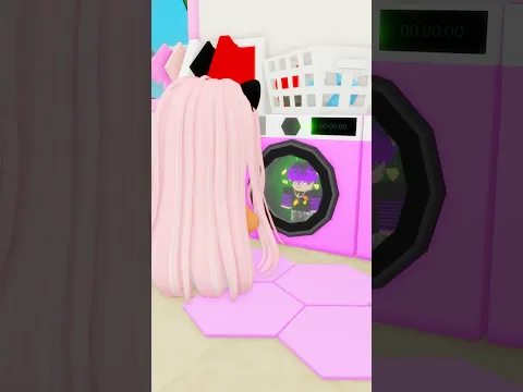 I washed my brother because he stank..🤢🤮#robloxshorts #roblox