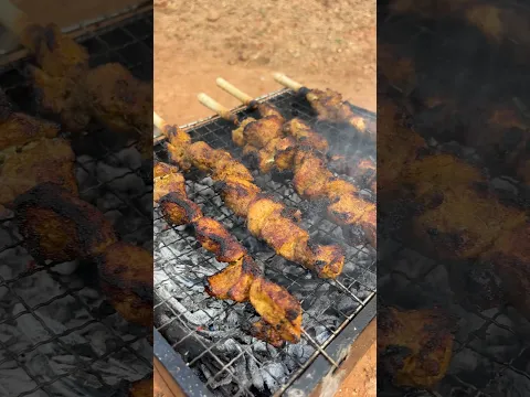 మా చెల్లి రాఖీ గిఫ్ట్ చికెన్ చీకులు 😂