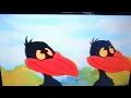 Download Lagu Épouvantail déguisé une fille qui peur les corbeaux. 