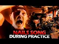 Lagu Reactie van Lars Ulrich nadat hij een nummer perfect speelde tijdens de repetitie #Metallica