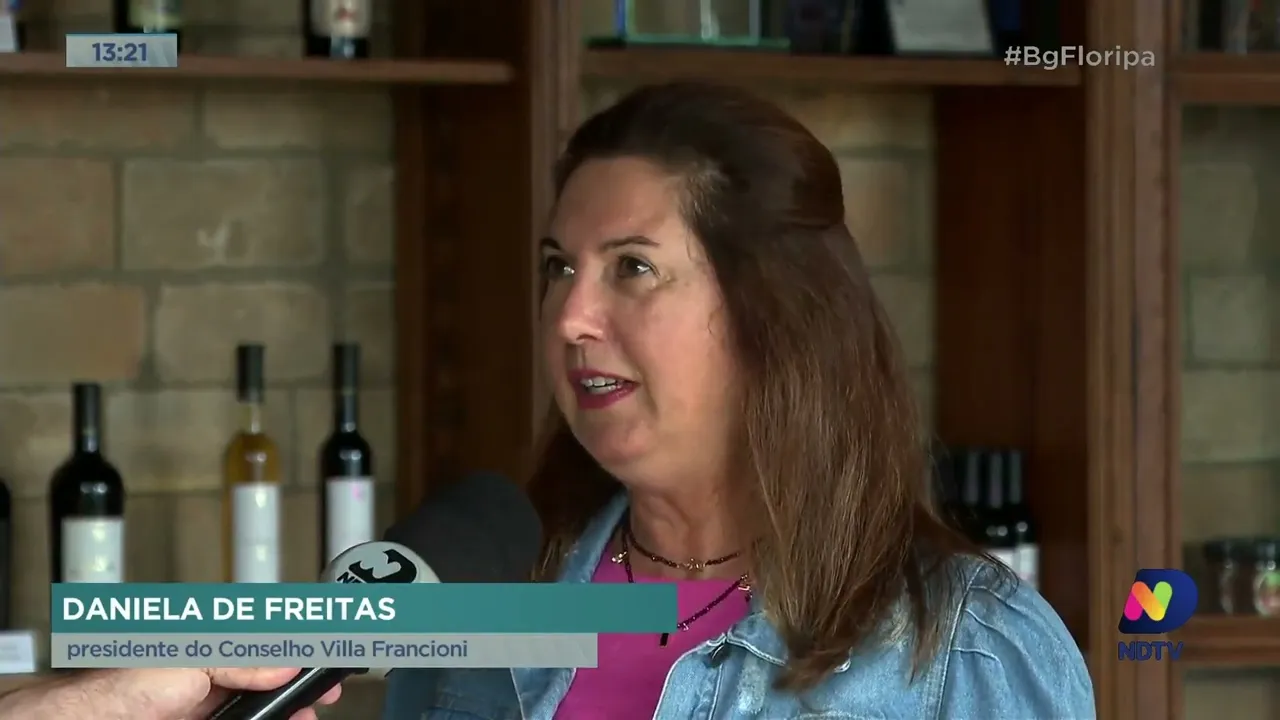 Exposição de artista catarinense tem miniaturas de armas inspiradas em desenhos de Leonardo da Vinci