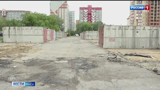 В Омске сносят гаражи, построенные на муниципальной земле
