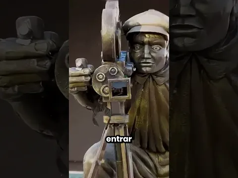 Este Murciélago Entró Dentro De Una Calabaza 😱🎃