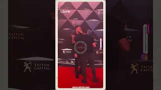 في حاجة هنا تألق محمد الشرنوبي على ريد كاربت حفل جرامي الشرق الأوسط بـ نسخته الأولى 