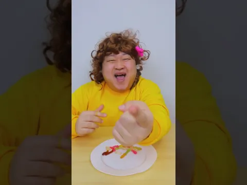 왕꿈틀이로 까부는 친구 참교육 하기