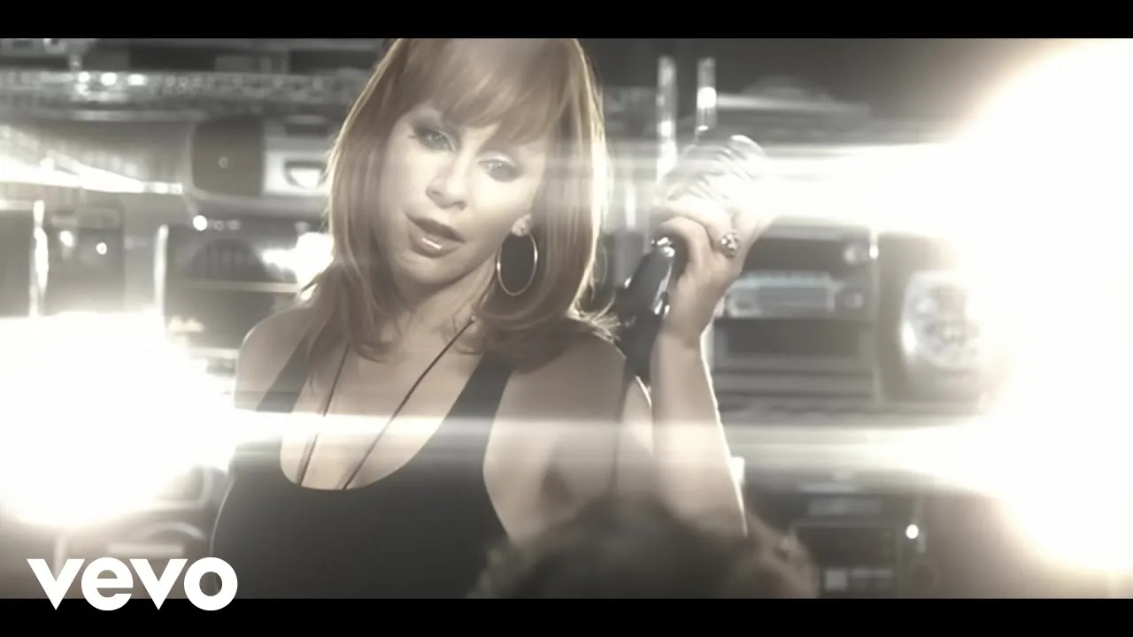 Reba McEntire - Turn On The Radio