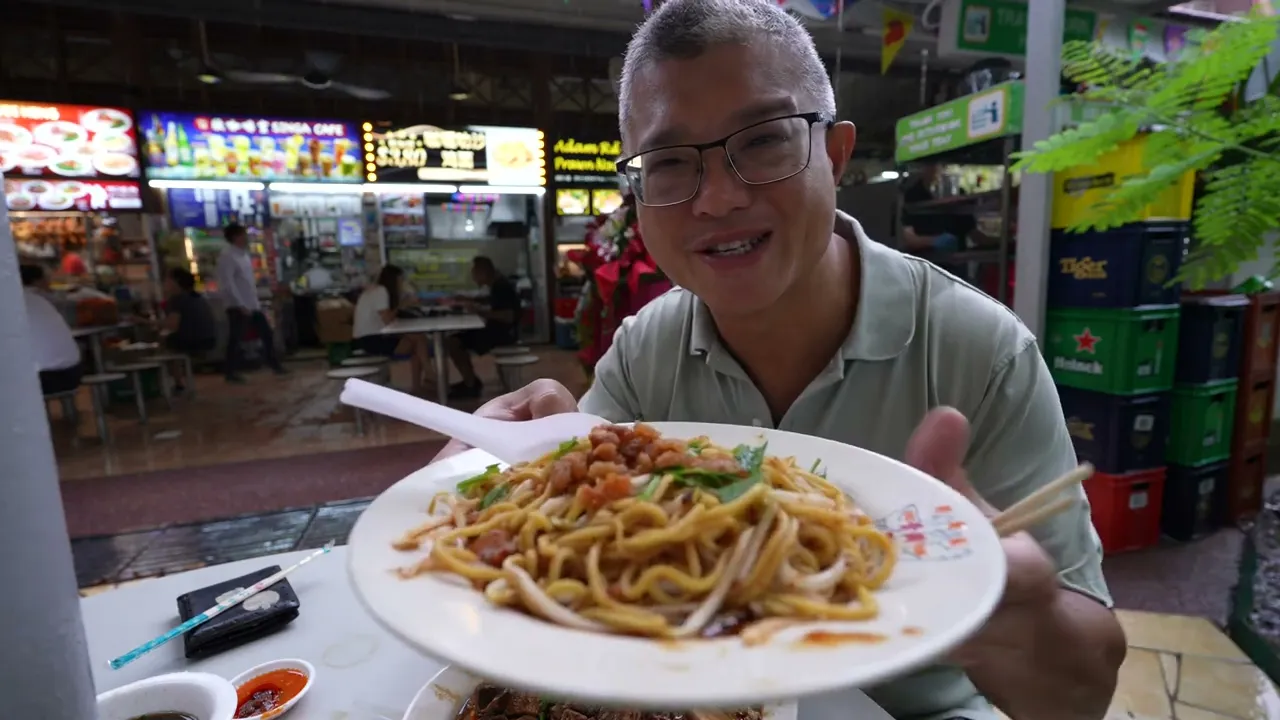 (SHORTS) My absolute favourite BRAISED DUCK NOODLES! (Newton, Singapore, hawker street food)