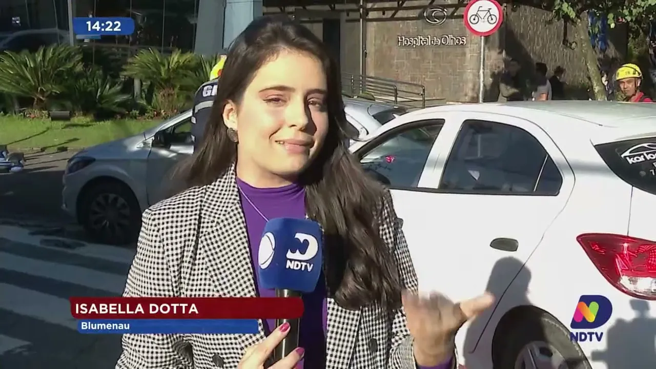 Acidente de trânsito na rua 7 de Setembro deixa mulher ferida