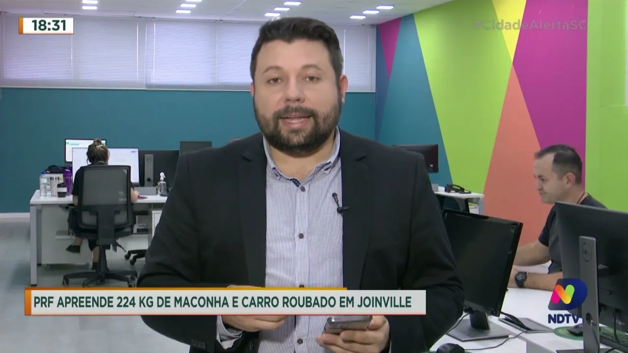 PRF apreende mais de duzentos quilos de maconha e carro roubado, em Joinville