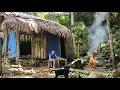 Download Lagu 30 Days Living in an Abandoned House: CEO) Set Traps, Catch Fish and Snails to Cook for Survival