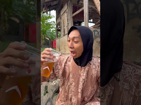 EMAK MINUM ES KOBOK
