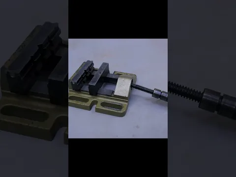 Self assembling vise