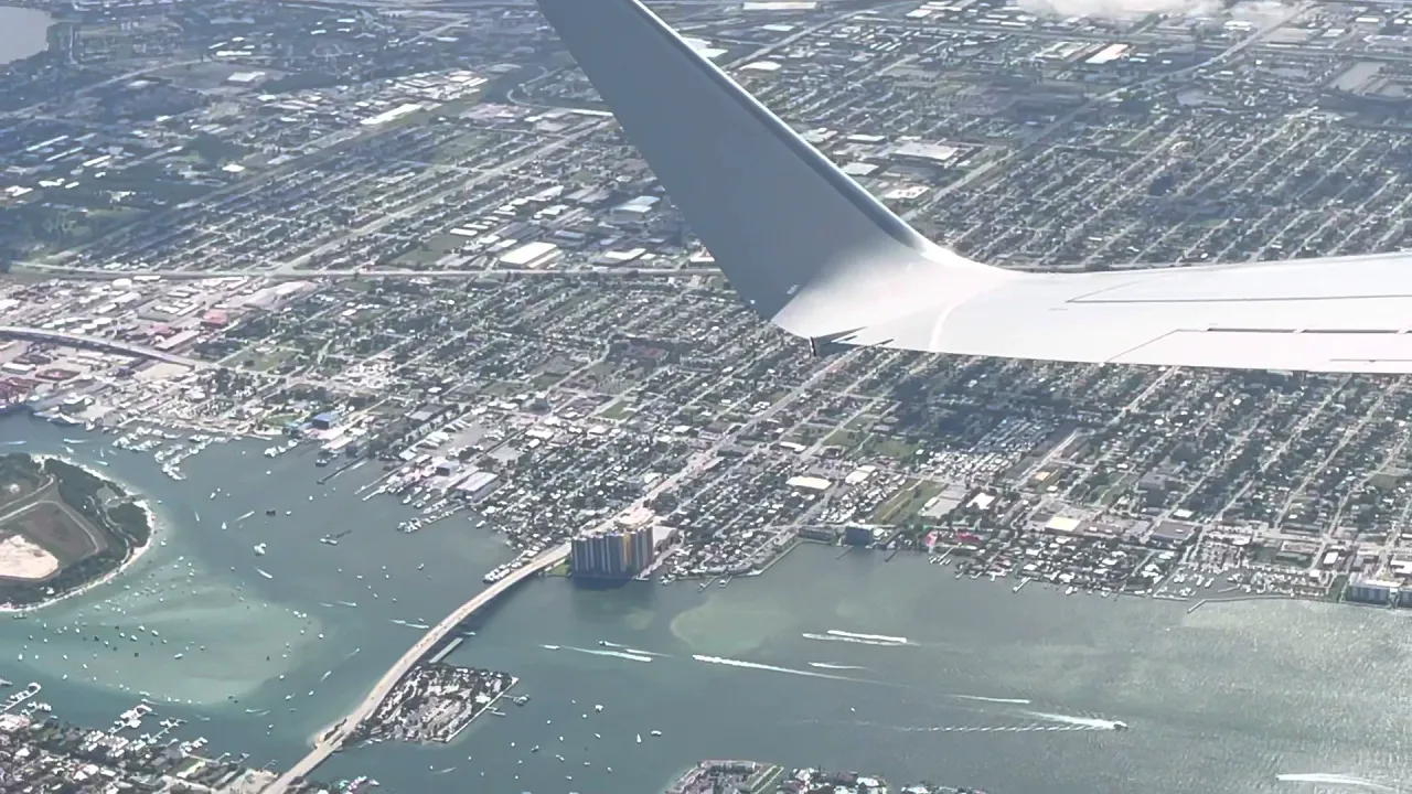 AIRPORT Tips and Tricks - Flying Travel Hacks ✈️