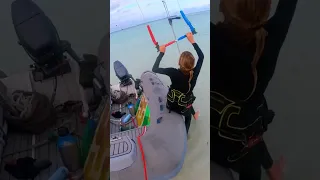 Kite lessons with dad! What a spot to learn 🤙 #sailingfamily #kitesurfing #learning