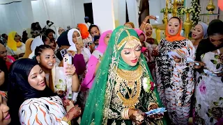 ukhty daynat full shangwe harusini amuimbia shoga ake farhat holini