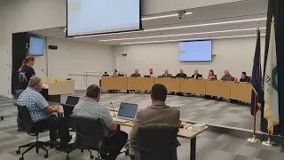 Columbus resident Ally Porter talks E-bikes at Aug 17 Columbus City Council