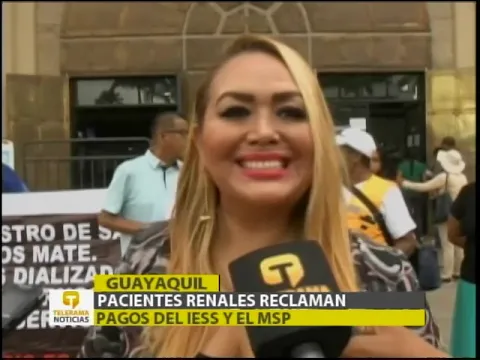 Pacientes renales reclaman pagos del IESS y el MSP