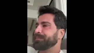 الممثل السوري معتصم النهار يبكي فرح ا بعد سقوط نظام الاسد 