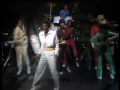 Download Lagu Kool \u0026 The Gang - Steppin' Out