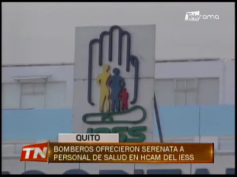 Bomberos ofrecieron serenata a personal de salud en HCAM del IESS