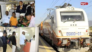 treni ya sgr kwa mara ya kwanza yawasili moro ikiwa na abiria zaidi ya 600 rais samia alipia