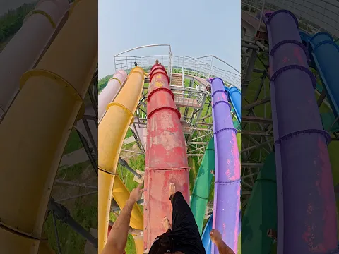 Sprinting Through the Tunnel Waterslide at Full Speed! 🌊🏃