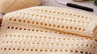 Everyone Is Making This Warm & Easy Crochet Stitch! Try It for Your Next Blanket