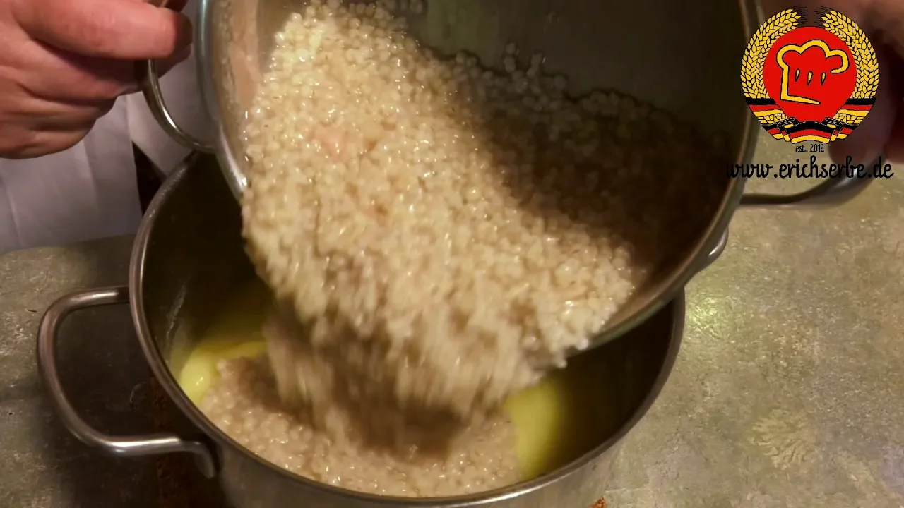 
          
          
          
            
            Schnell & einfach: Graupeneintopf kochen wie früher - alte Rezepte aus dem Osten (#231)
          
        . 