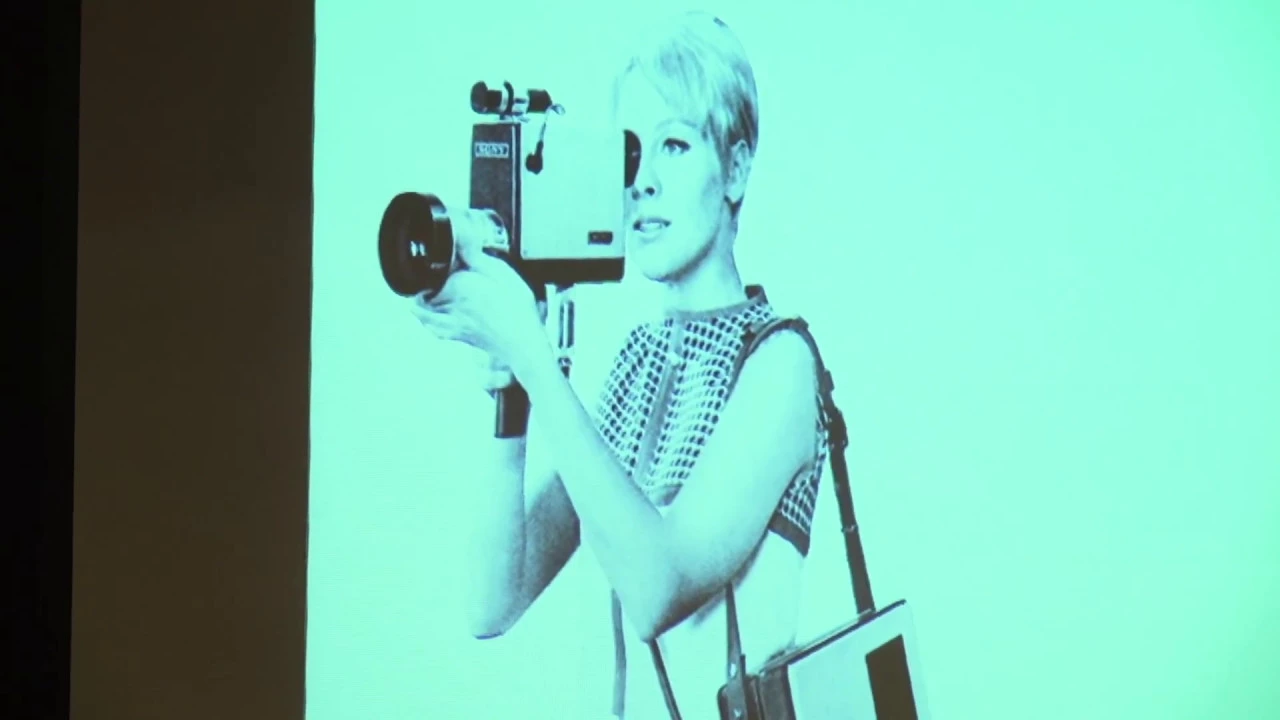 El audiovisual entra al Museo: orígenes del videoarte