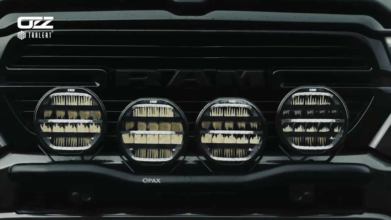 Video: OZZ XR2 LED verstraler 9" | 88101